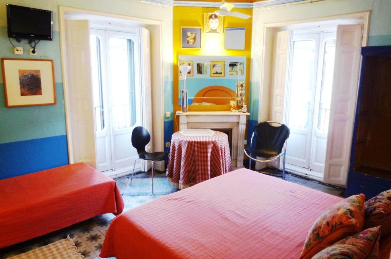 Guest house Casa De Huespedes Dolce 2*