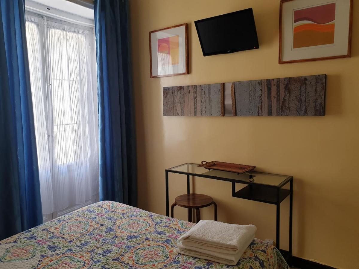 Guest house Casa De Huespedes Dolce 2*